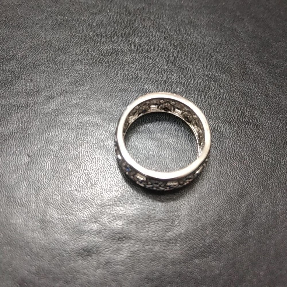 *Sale* Silver tone ring with blue rhinestones Size 6 - Picture 5 of 8